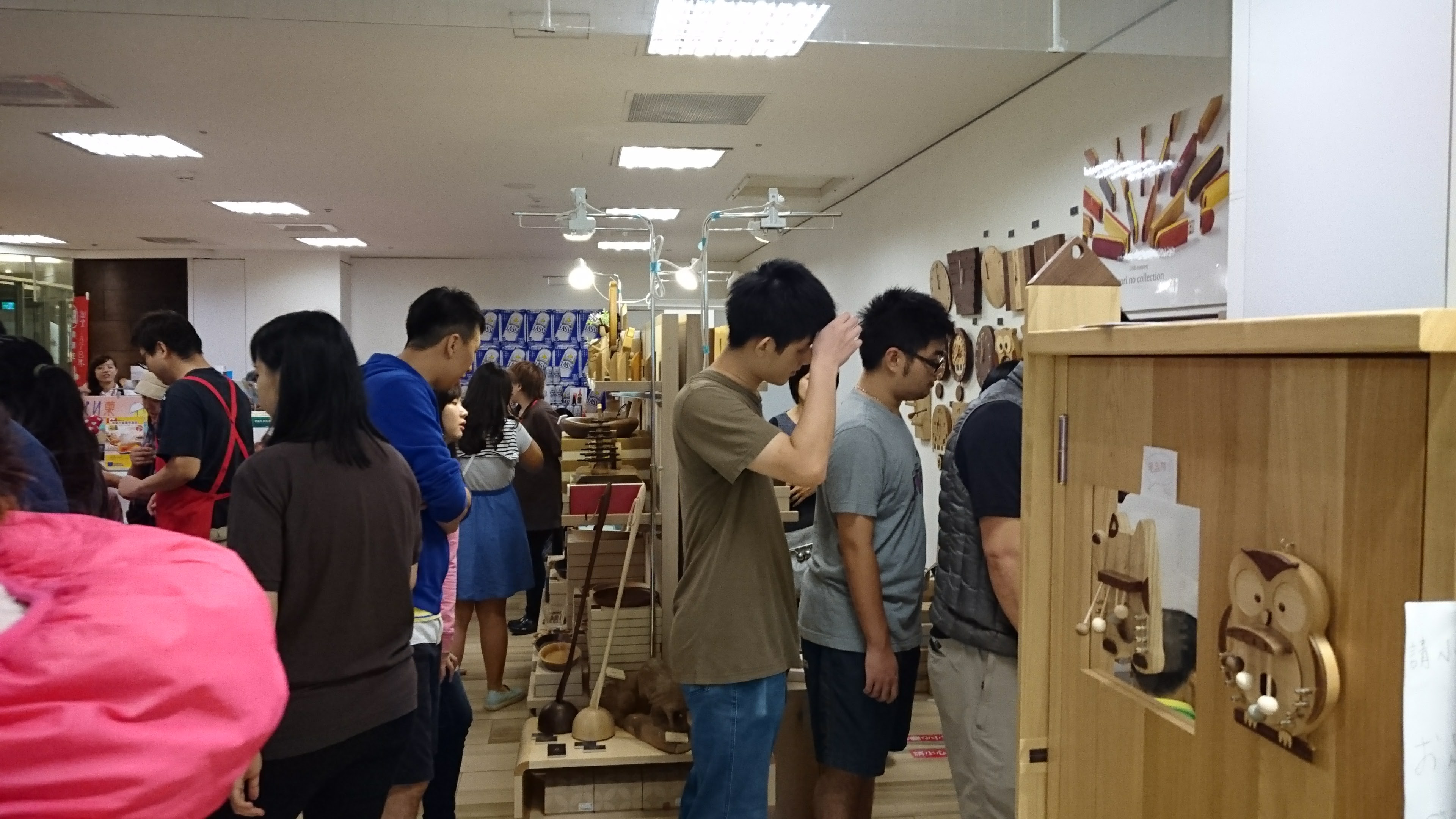 会場の来場者の様子